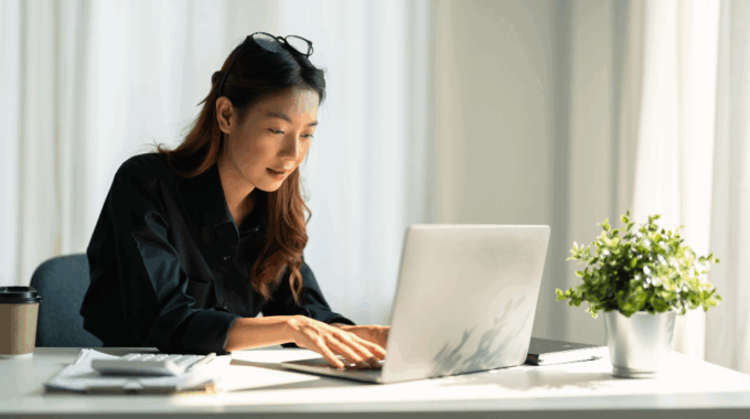 Turn Website Visitors Into Leads: 5 Smart Conversion Tactics